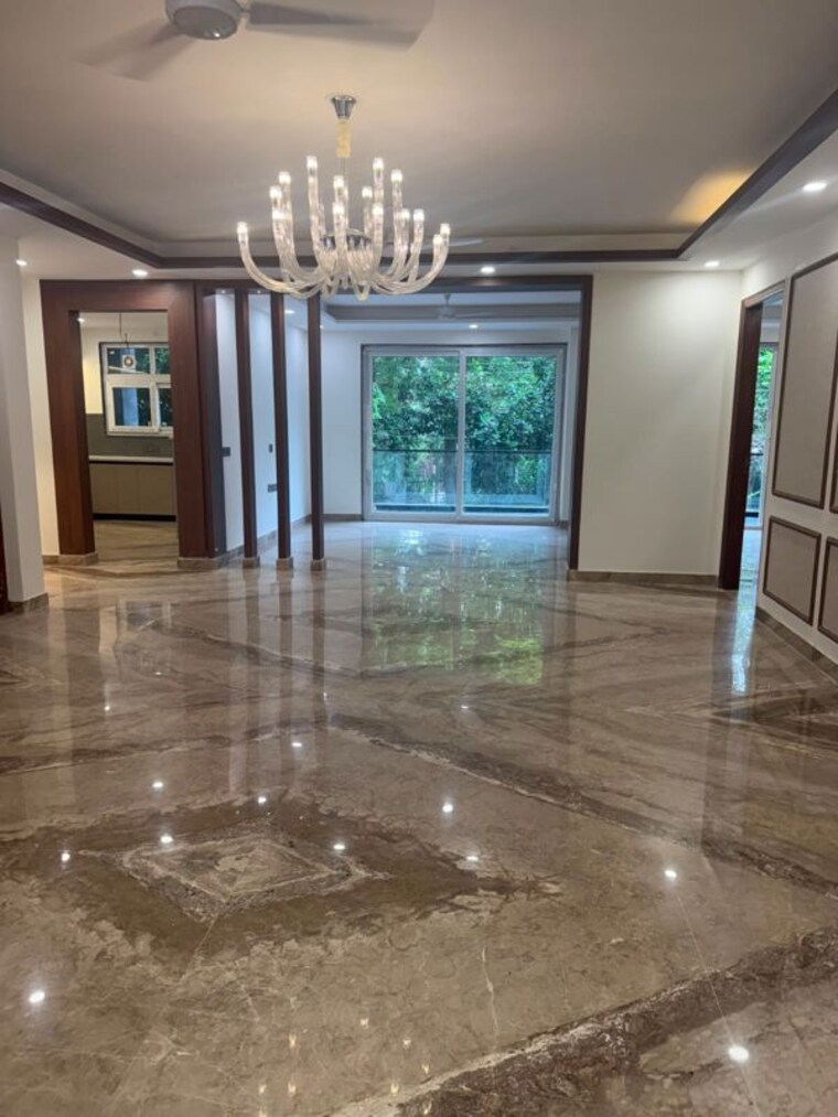 Room, sector 15 4 Bedroom 263 Sq.Yd. Builder Floor In Sector 15 Gurgaon 10664793