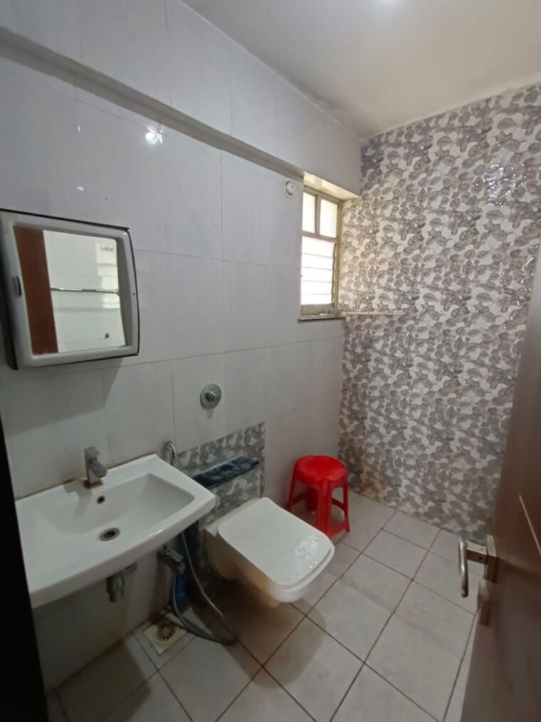 Bathroom, essen-aishwaryam-comfort-phase-i 2 Bedroom 790 Sq.Ft. Apartment In Akurdi Pune 10664806