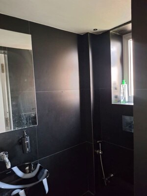Furnished Amenities in 1.5 BHK Apartment at Patel Apartment, Worli – for Rent