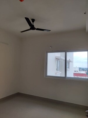 Room in 2 BHK Apartment at Mantri Webcity, Hennur Road – for Rent