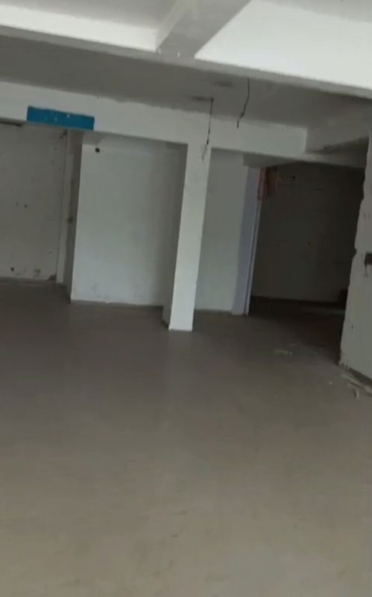 Room, lda colony Commercial Showroom 1850 Sq.Ft. In Lda Colony Lucknow 10664839