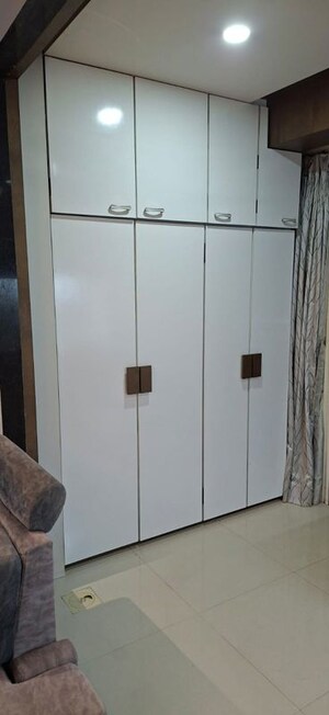 Room in 2 BHK Apartment at Omkar Veda Exclusive, Parel – for Rent