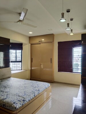 Room in 2 BHK Apartment at Venkatesh Serenique, Bavdhan – for Rent