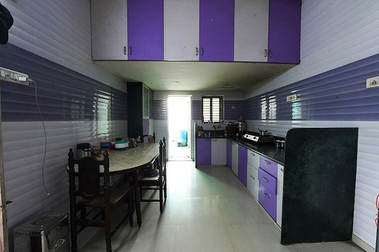 Kitchen, bapunagar 3 Bedroom 218 Sq.Yd. Apartment In Bapunagar Ahmedabad 10664911