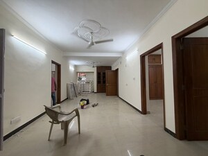 Gym in 3 BHK Apartment at Vasant Kunj – for Rent