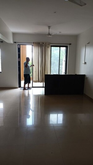 Room in 3 BHK Apartment at Fortune Estates, Hadapsar – for Sale