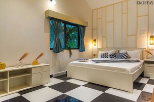 Bedroom in 5 BHK Villa at Old Mumbai - Pune Highway – for Sale
