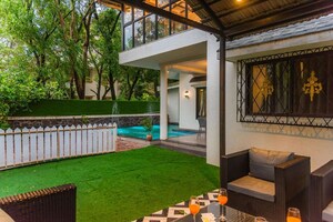 5 BHK Villa – Exterior View View at Old Mumbai - Pune Highway - for Sale