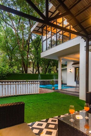 5 BHK Villa – Exterior View View at Old Mumbai - Pune Highway - for Sale