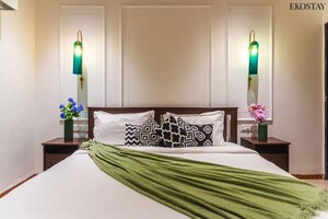Bedroom in 5 BHK Villa at Old Mumbai - Pune Highway – for Sale