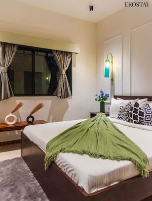 Bedroom in 5 BHK Villa at Old Mumbai - Pune Highway – for Sale
