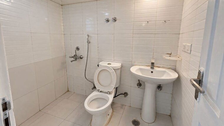 Bathroom, supertech-cape-town 2 Bedroom 930 Sq.Ft. Apartment In Sector 74 Noida 10664891