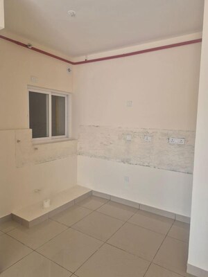 Room in 1 BHK Apartment at TVS Emerald Jardin, Singasandra – for Sale