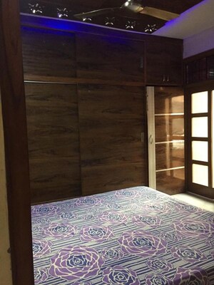 Room in 2 BHK Apartment at Sector 63 – for Rent
