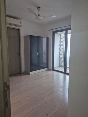 4 BHK +  1300 Sq.Ft. Apartment in Indiabulls Blu