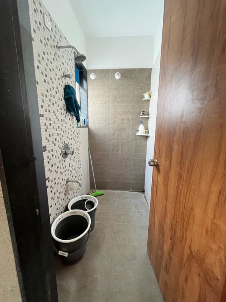 Bathroom, vision-indramegh 1 Bedroom 650 Sq.Ft. Apartment In Tathawade Pune 10664995