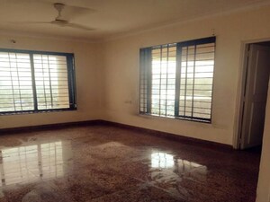 Room in 3 BHK Apartment at Aster Tower, Goregaon East – for Rent