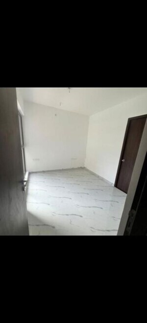 Room in 2 BHK Apartment at Raymond Ten X Habitat, Pokhran Road No Two – for Rent