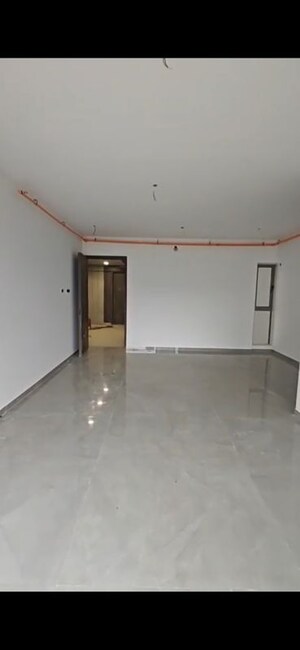 Room in 3 BHK Apartment at Shree Park Altezza, Andheri West – for Rent