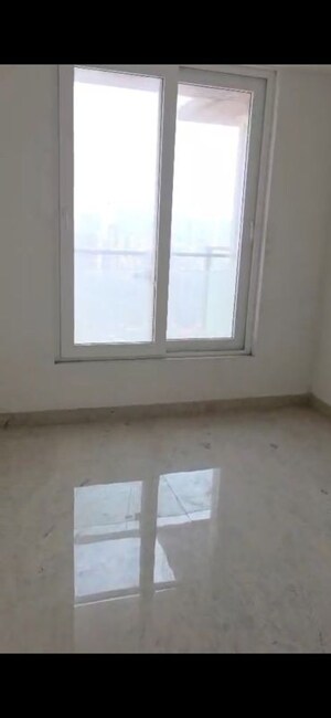 Room in 4 BHK Apartment at ND Palai Towers, Goregaon West – for Rent