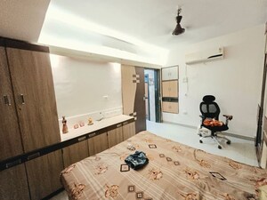 Team Area in 1 BHK Apartment at Lokpuram Complex, Vasant Vihar – for Rent