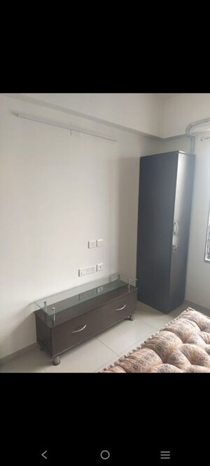 Room in 2.5 BHK Apartment at Goyal Orchid Blues, Shela – for Rent