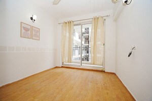 Room in 3 BHK Apartment at Bestech Park View Ananda, Sector 81 – for Sale