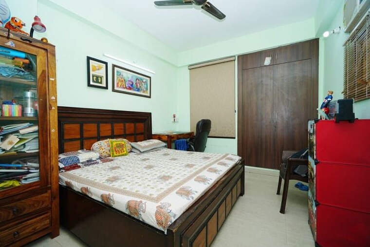Bedroom, rg-residency 2 Bedroom 1157 Sq.Ft. Apartment In Sector 120 Noida 10665103