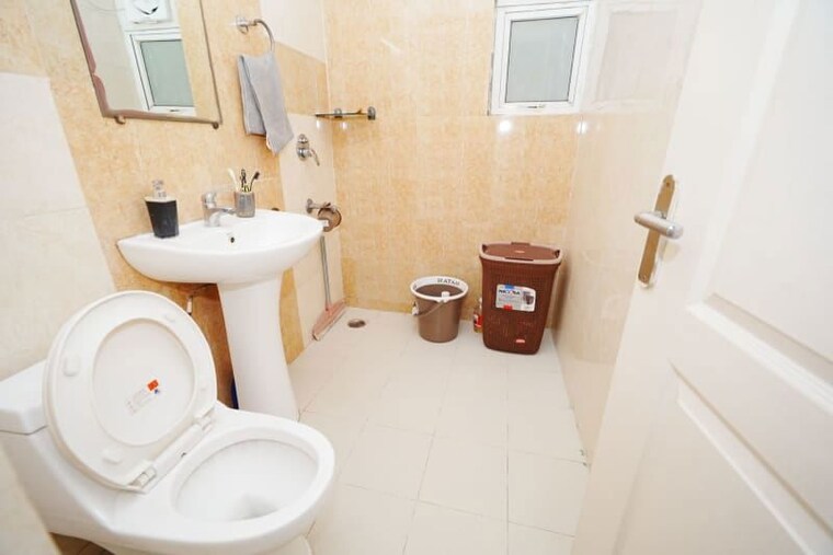 Bathroom, rg-residency 2 Bedroom 1157 Sq.Ft. Apartment In Sector 120 Noida 10665103