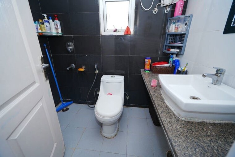Team Area, rg-residency 2 Bedroom 1157 Sq.Ft. Apartment In Sector 120 Noida 10665103