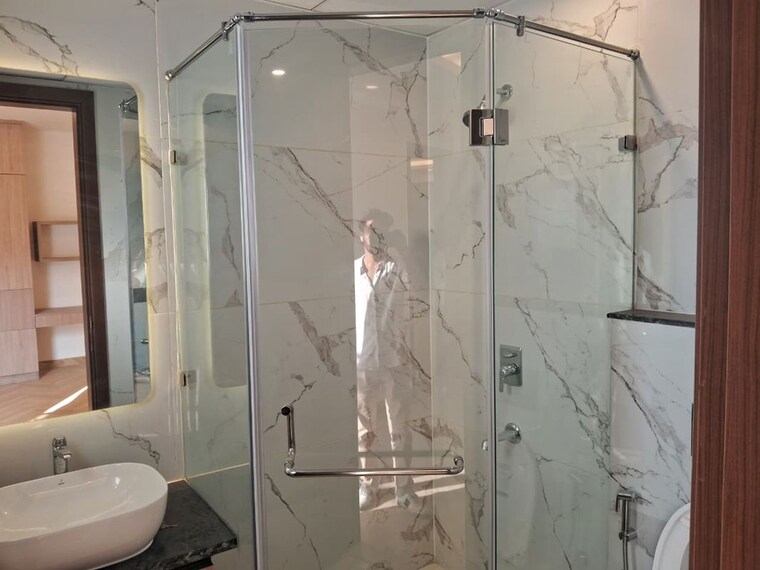 Bathroom, raj-one-good-earth 3 Bedroom 1616 Sq.Ft. Apartment In Sector 71 Gurgaon 10665144
