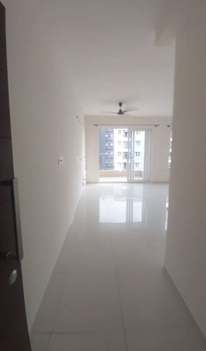 2 BHK Apartment For Sale in Godrej Aqua, International Airport Road