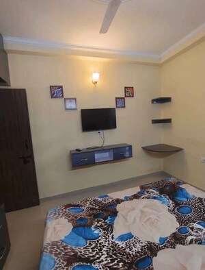 Team Area in 2 BHK Builder Floor at Subhash Nagar – for Rent