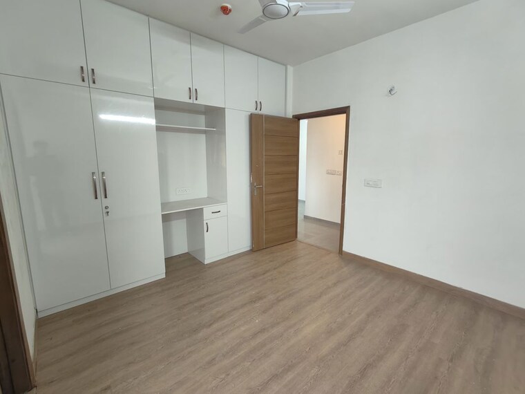 Room, tulip-yellow 3 Bedroom 1704 Sq.Ft. Apartment In Sector 69 Gurgaon 10665162