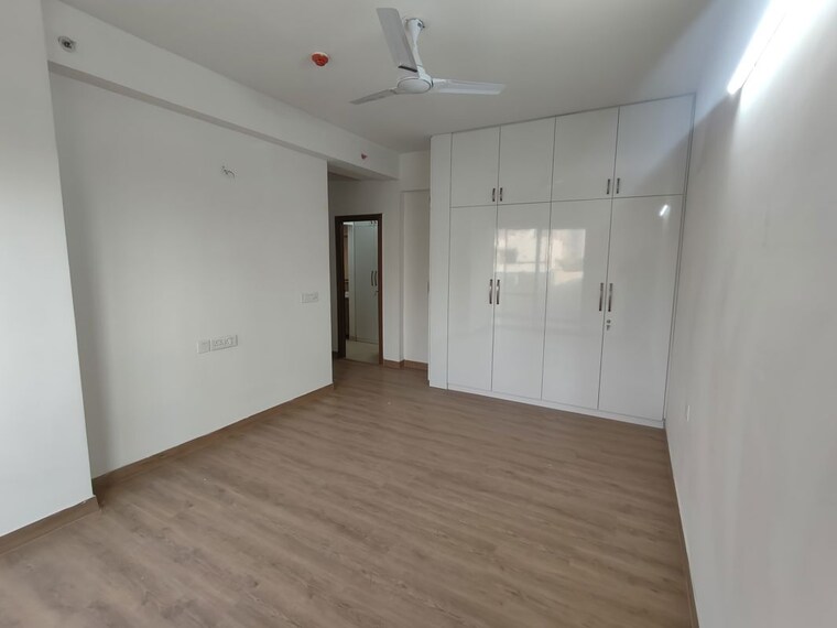 Room, tulip-yellow 3 Bedroom 1704 Sq.Ft. Apartment In Sector 69 Gurgaon 10665162