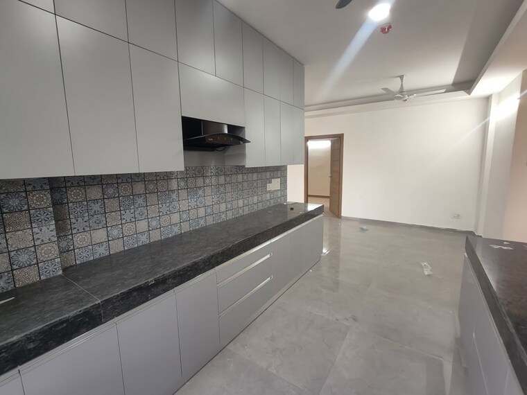 Kitchen, tulip-yellow 3 Bedroom 1704 Sq.Ft. Apartment In Sector 69 Gurgaon 10665162