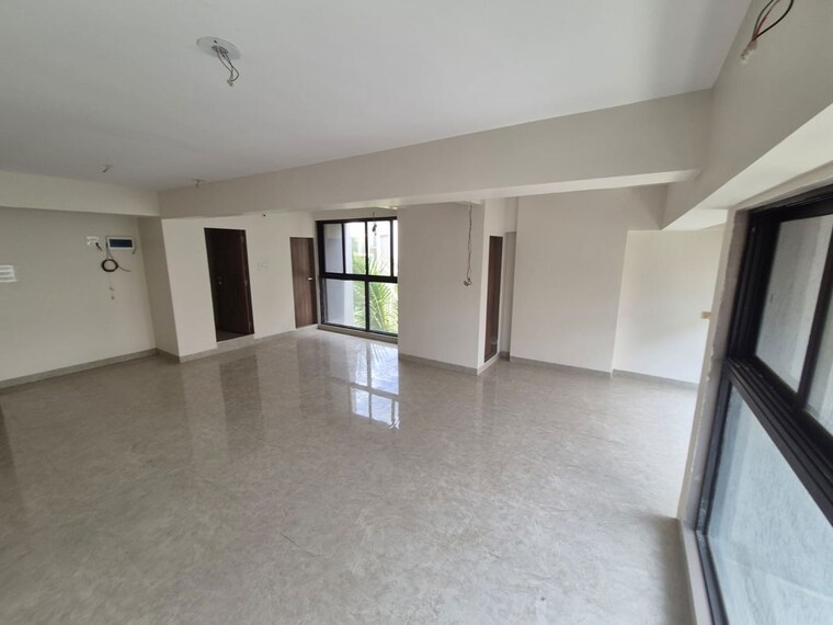 Room, ratnamani-platinum-square Commercial Office Space 1300 Sq.Ft. In Naupada Thane 10665174