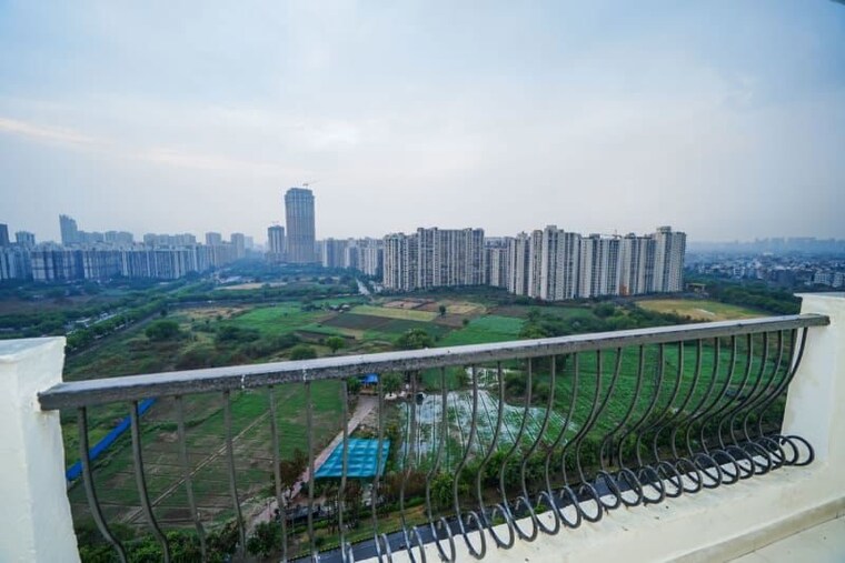 Swimming Pool, nimbus-the-hyde-park 2 Bedroom 1080 Sq.Ft. Apartment In Sector 78 Noida 10665142