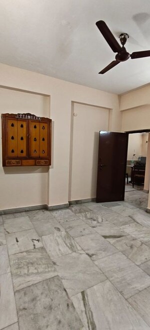 Room in 2 BHK Apartment at Kondapur – for Rent