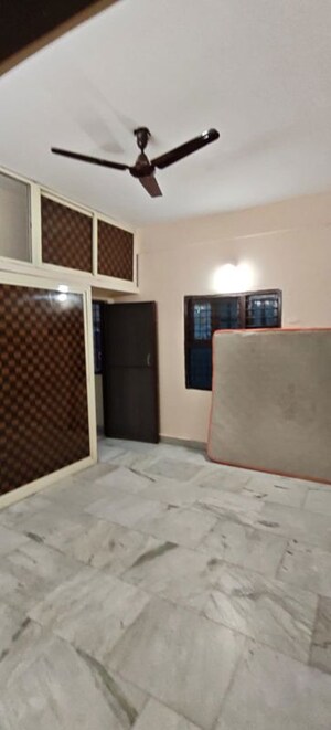 Room in 2 BHK Apartment at Kondapur – for Rent