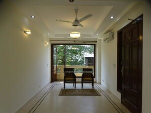 Room in 3 BHK Builder Floor at New Friends Colony – for Rent