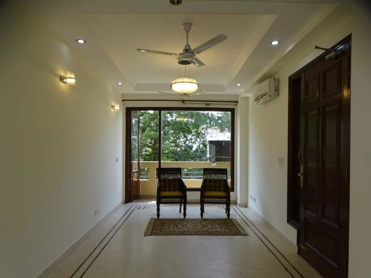 Room, new friends colony 3 Bedroom 2700 Sq.Ft. Builder Floor In New Friends Colony Delhi 10665204