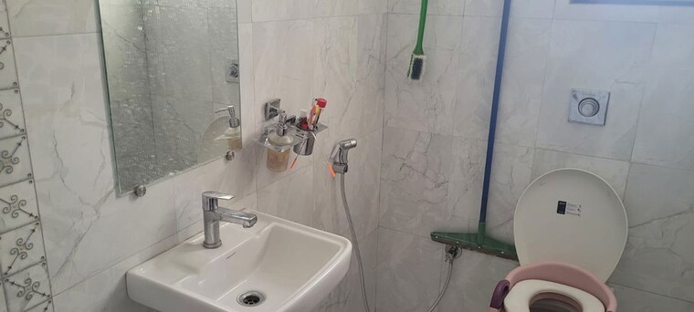 Bathroom, kiran-swastik 1 Bedroom 550 Sq.Ft. Apartment In Sus Pune 10665213