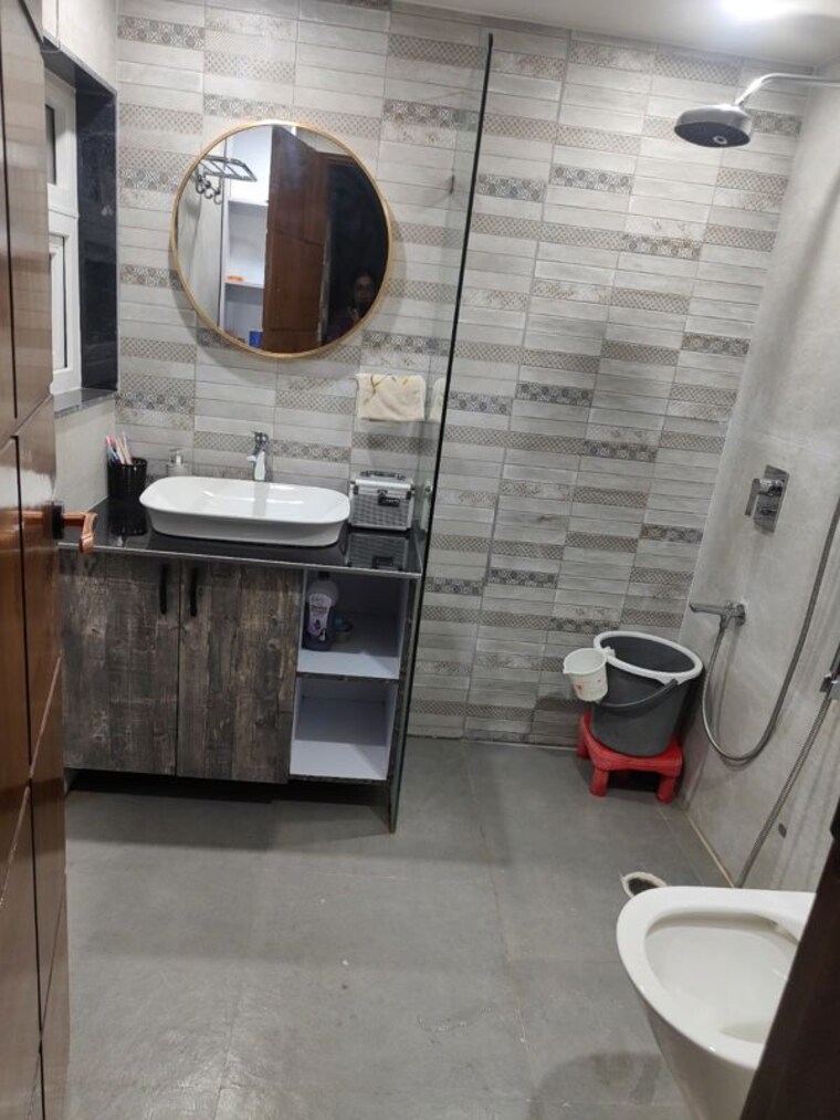 Bathroom, sheikh sarai 3 Bedroom 2000 Sq.Ft. Builder Floor In Sheikh Sarai Delhi 10665227