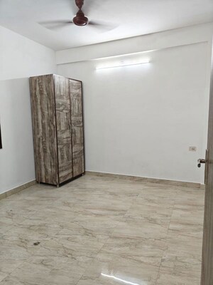 Room in 1 BHK Apartment at Saket – for Rent