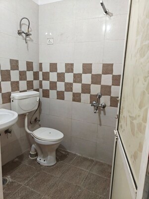 Bathroom in 1 BHK Apartment at Saket – for Rent