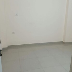 Room in 1 BHK Apartment at Goregaon West – for Rent