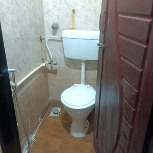 Bathroom in 1 BHK Apartment at Goregaon West – for Rent