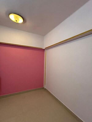 Room in 1 BHK Apartment at Aditi Building, Andheri West – for Rent