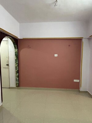 Room in 1 BHK Apartment at Aditi Building, Andheri West – for Rent